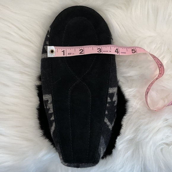 NWOT Manitobah Mukluks Black Wool Tipi Moccasin Women’s Size 7 - Picture 11 of 11